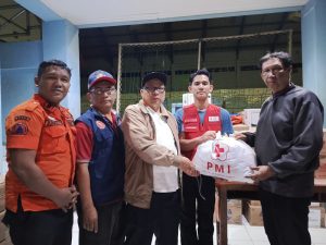E. Jakarta Social Sub-agency Distributes Assistance for Fire Survivors in Pondok Bambu