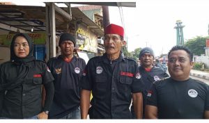 Keren.. lsm kaliber Rayon Cariu melaksanakan kegiatan rutin ramadhan berbagi seribu takjil