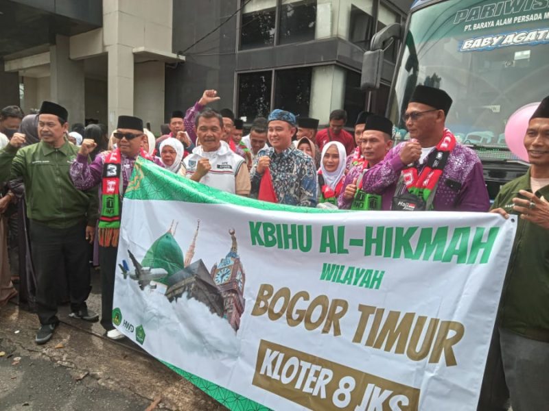 Plt Camat Cariu lepas 40 Jamaah Haji kloter 8 JKS Bogor Timur