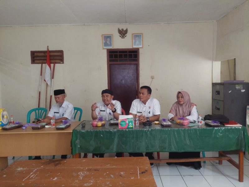 Serah terima jabatan kepala sekolah baru Sdn Cikutamahi 03 dan Babakan Raden 01