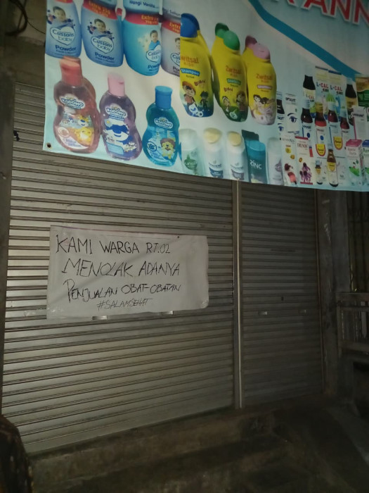 AKHIR PENYAMARAN TOKO OBAT TERLARANG TERBONGKAR OLEH WARGA DUREN SAWIT KARENA ADA BEBERAPA PEMBELI YANG MENCURIGAKAN
